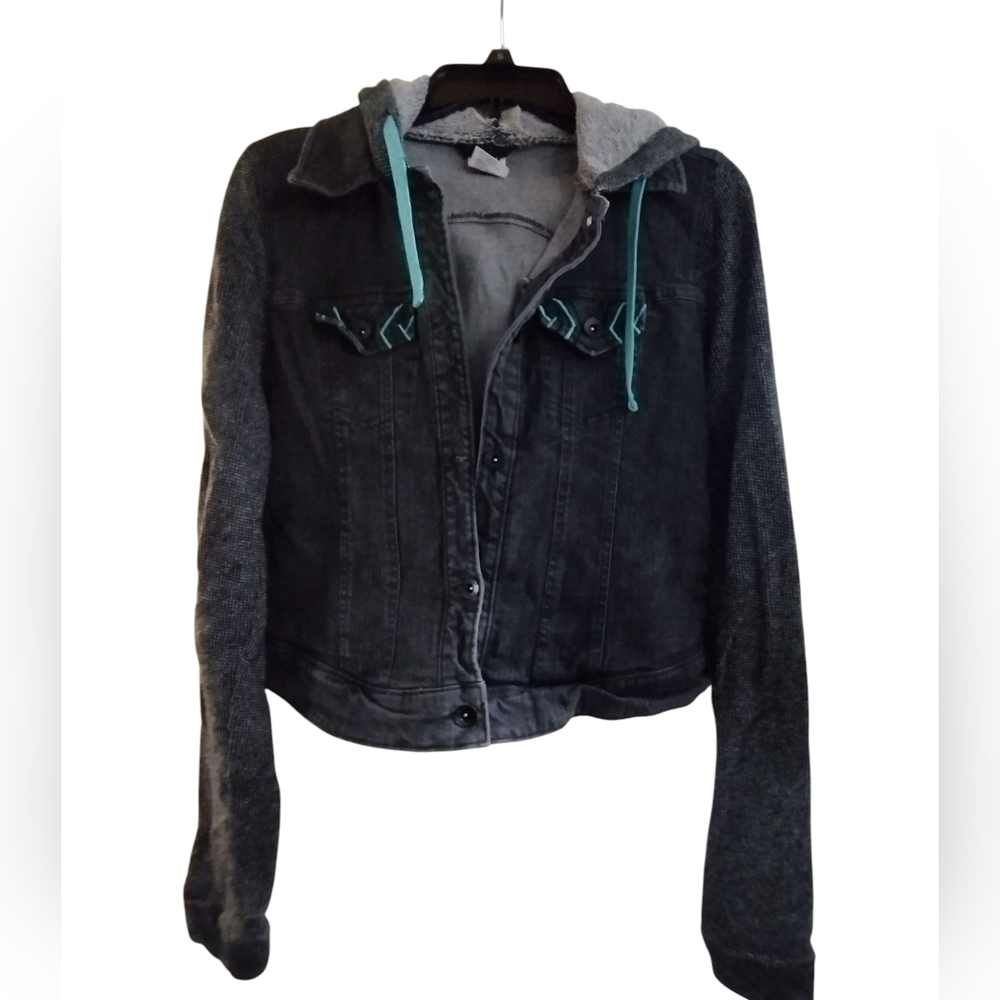 EUC Cruel Girl Women's Black Denim Jacket with Gray Sleeves Turquoise Medium
